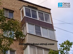 Холодное остекление балкона с крышей