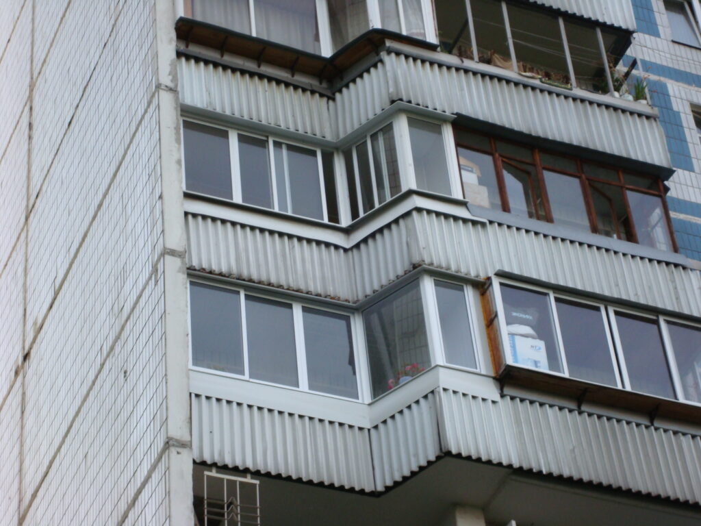 остекление балкона сапожок п-44