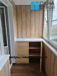 Теплое остекление балкона сапожок п-44 с отделкой ламинатом