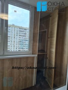 Теплое остекление балкона сапожок п-44 с отделкой ламинатом